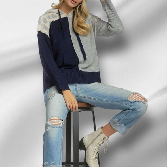 ELAN Women’s Solid & Printed Sweater Knit Color Block Hoodie in the Size Large - Picture 5 of 14